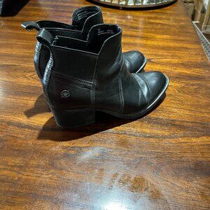 Born Chelsea Boots - Black Leather - US8M
